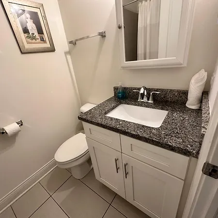 Holiday home Spacious West Town Oasis With Parking! *
