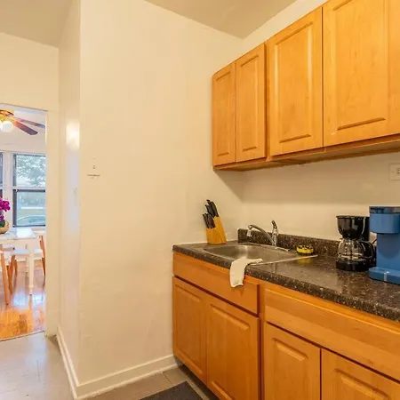 Hyde Park Chic 1br Prime Location Near Uchicago Apartment Chicago