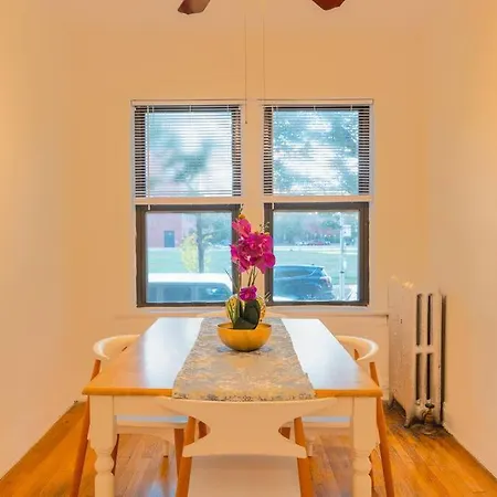 Hyde Park Chic 1br Prime Location Near Uchicago * Chicago