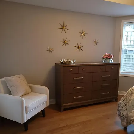 Beautiful Big 3 Bedroom Quiet Apt Near Downtown * Chicago