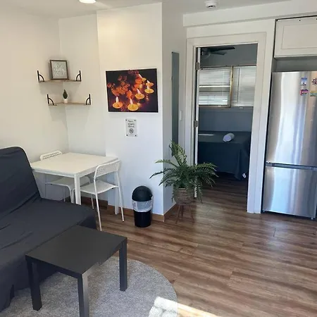 1 Bedroom Easyparking Laundry Apartment *