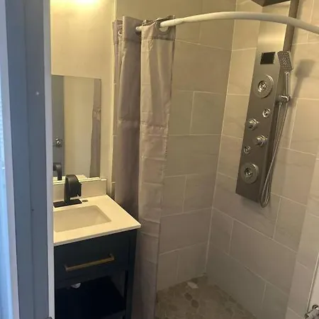 Apartment 1 Bedroom Easyparking Laundry