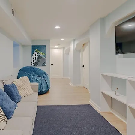 Prime Location In Lakeview Near Wrigleyville *