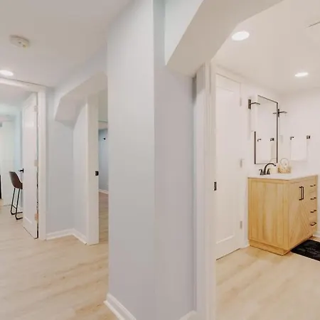 Apartment Prime Location In Lakeview Near Wrigleyville *