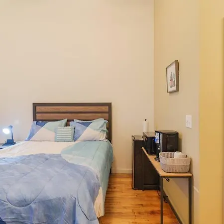 Modern Wicker Park Close To Shops & Dining *
