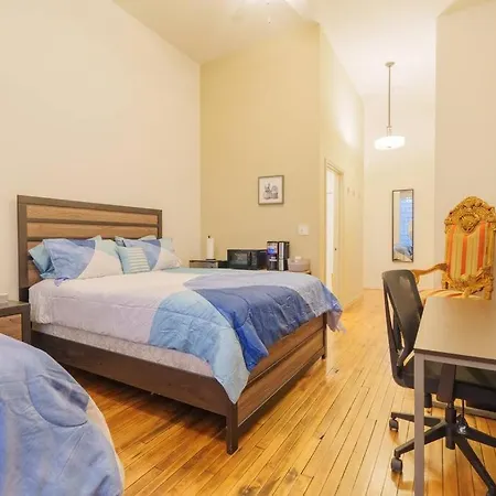 Modern Wicker Park Close To Shops & Dining *