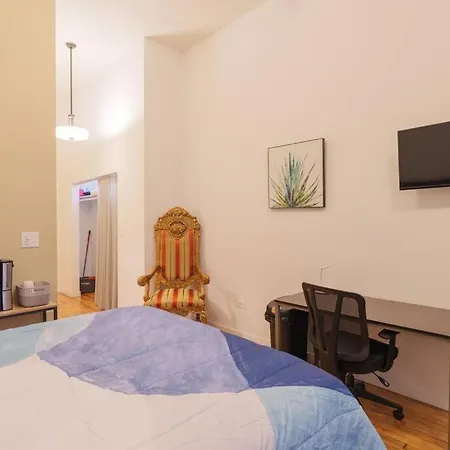 Apartment Modern Wicker Park Close To Shops & Dining Chicago