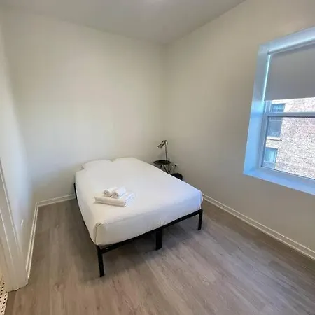 Apartment Elegant 4 Bedroom Luxury Oasis In Chicago's Thriving Downtown *