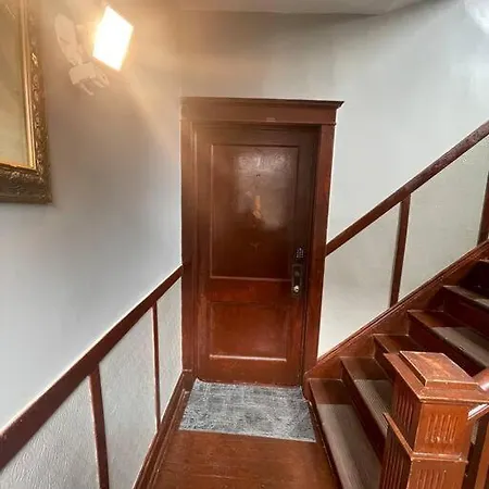 Fully Furnished 2br Near Oak Park I Utilities Included I Car Available