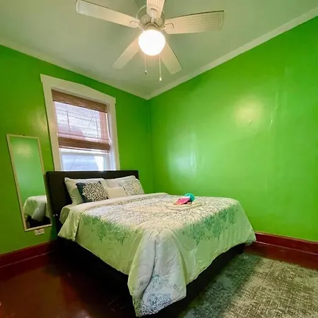 Fully Furnished 2br Near Oak Park I Utilities Included I Car Available Apartment *