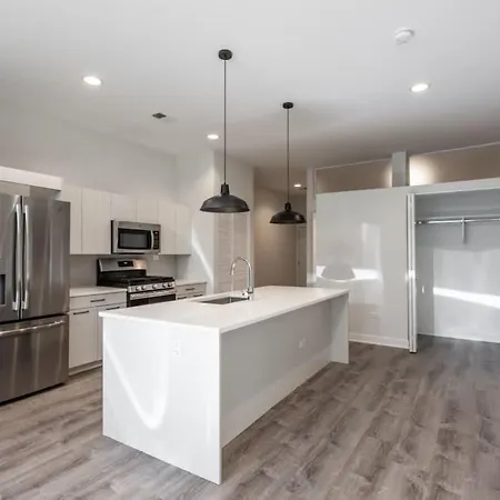 New Built Sleeps 8 Apartment