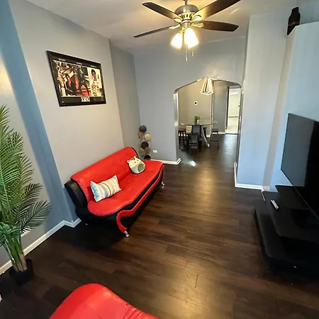 Spacious 3br Apt Apartment *