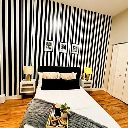 Chic Safari Haven - 2 Bd\2 Ba - Sleeps 8 Apartment *