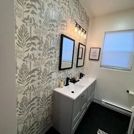 Apartment Chic Safari Haven - 2 Bd\2 Ba - Sleeps 8