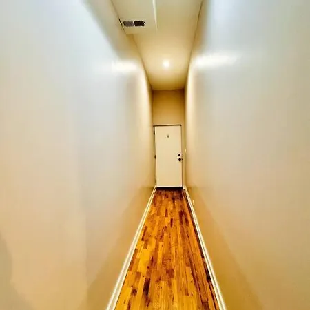 Chic Safari Haven - 2 Bd\2 Ba - Sleeps 8 Apartment Chicago