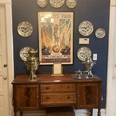 Private With Full Size Bed In Lakeview - 3c