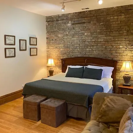 Large With King Bed In The Lakeview - 3a *