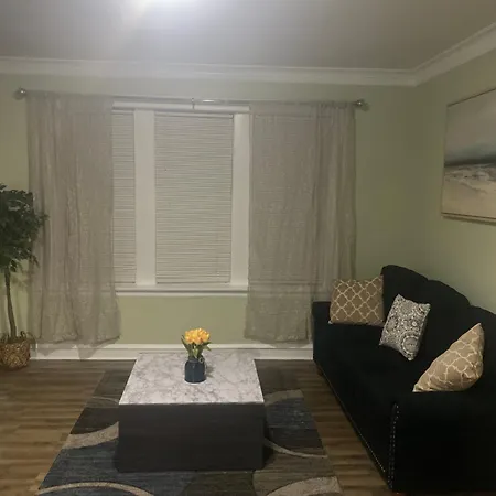 Charming 2 Bedroom 1 Bath Near Downtown Loop *