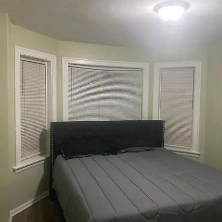 Apartment Charming 2 Bedroom 1 Bath Near Downtown Loop
