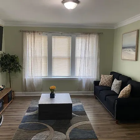 Apartment Charming 2 Bedroom 1 Bath Near Downtown Loop
