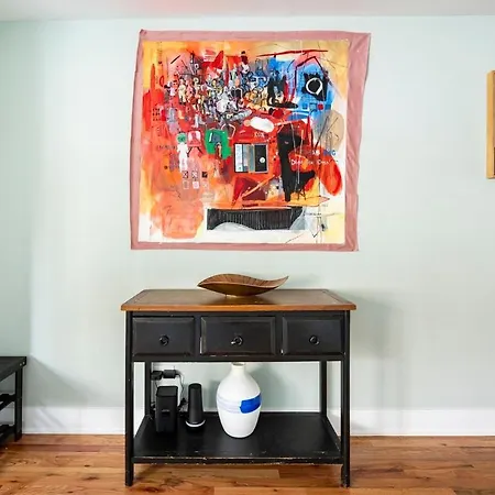 Modern Townhouse With Contemporary African Art *