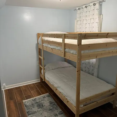 Apartment & Comfy 2 Bedroom I West Loop I Free Parking O