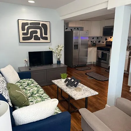 & Comfy 2 Bedroom I West Loop I Free Parking O Apartment *