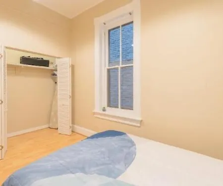 Apartment Stylish 3br Near Wrigley Field & Lincoln Park Chicago