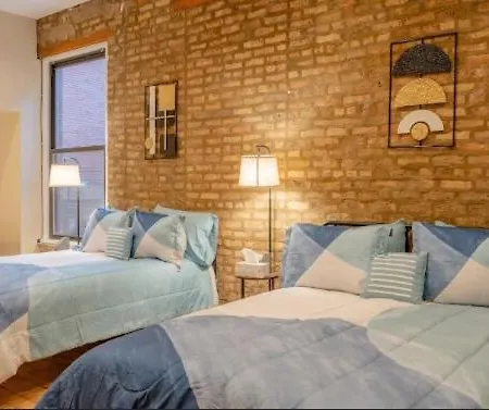 Stylish 3br Near Wrigley Field & Lincoln Park