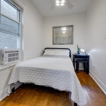 Lovely 2 Bedroom With Direct Porch Access * Chicago