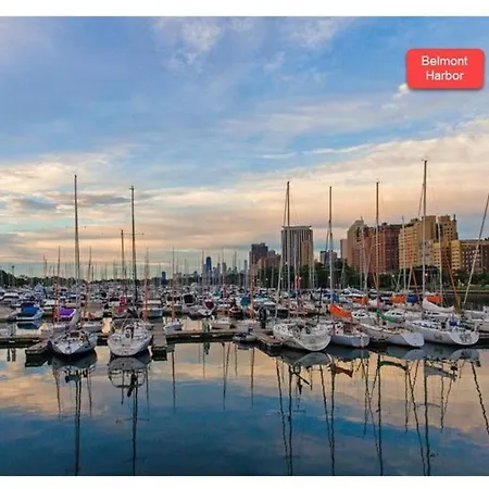 Pristine Lakeview Boystown Wrigley Haven Apartment *