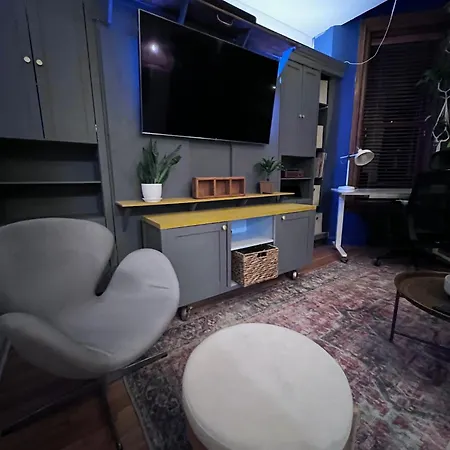 Cozy Castle - Centrally Located Connected * Chicago