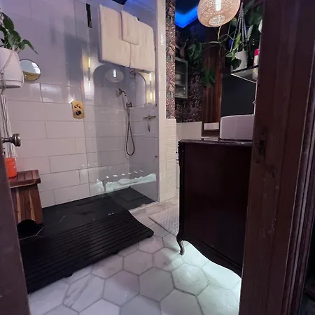Cozy Castle - Centrally Located Connected * Chicago