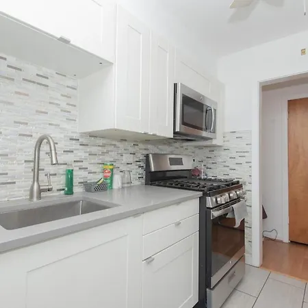 Townhouse In Rogers Park *