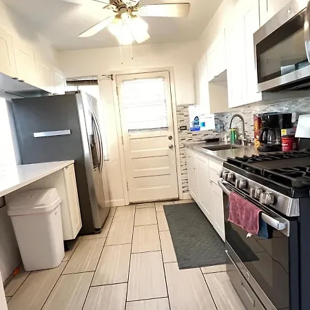 Townhouse In Rogers Park Holiday home Chicago