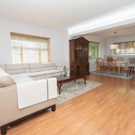 Townhouse In Rogers Park *