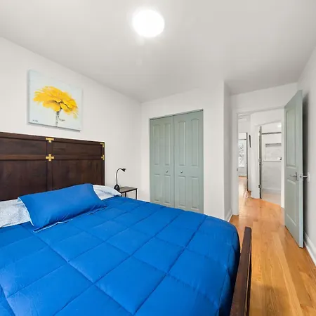 Perfect Location Across From Park & Train Station * Chicago