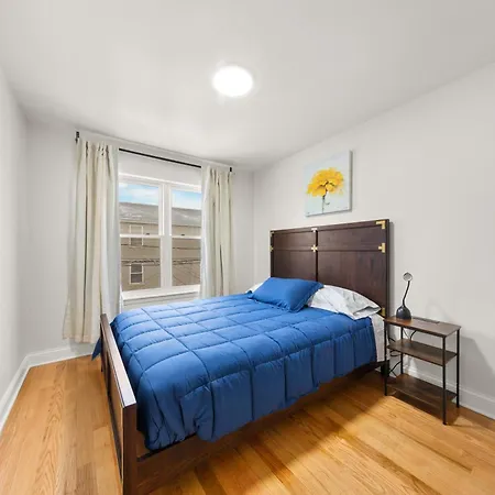 Holiday home Perfect Location Across From Park & Train Station *