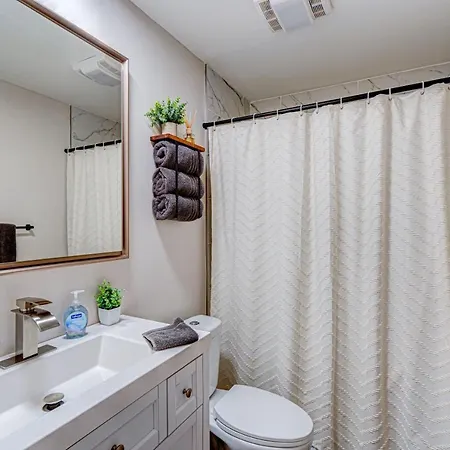 Luxury King Bed Remodeled * Chicago