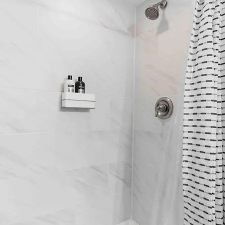 Pristine Paradise 3bd 2ba Free Parking Chicago