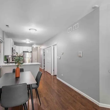 Apartment Pristine Paradise 3bd 2ba Free Parking *