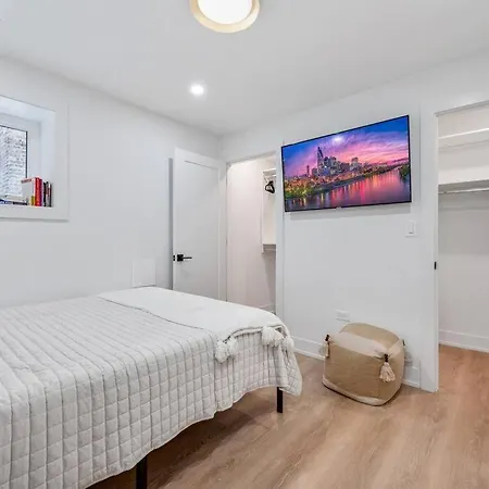 Apartment Logan Square Luxury Villa, 3 Beds, 3 Baths *