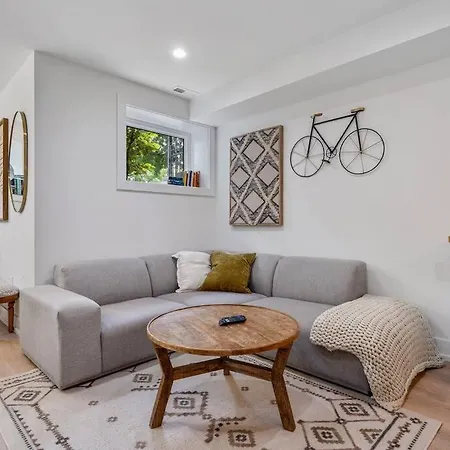Logan Square Luxury Villa, 3 Beds, 3 Baths Chicago
