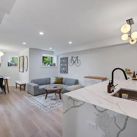 Apartment Logan Square Luxury Villa, 3 Beds, 3 Baths Chicago