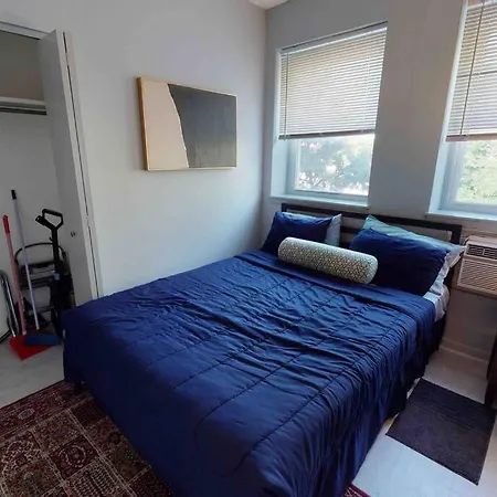 Apartment Modern Northside Chicago