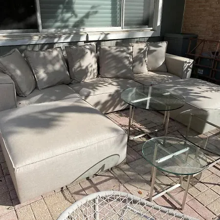 3-story Townhome Free Parking Private Patio Washer-dryer Chicago