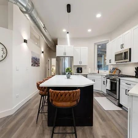 Wicker Park Luxe 2br 2ba Apartment