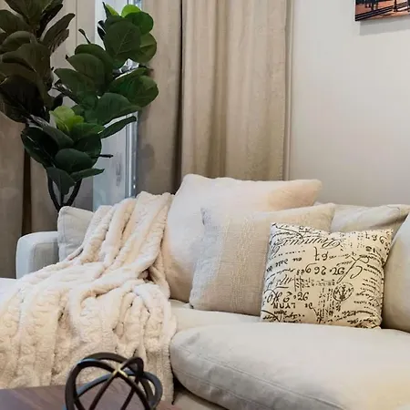 Wicker Park Luxe 2br 2ba Apartment