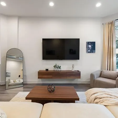 Wicker Park Luxe 2br 2ba Apartment