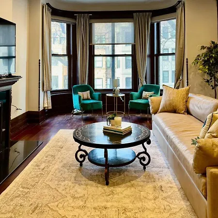 Holiday home Spectacular Gilded Age 6 Bedroom Gold Coast Mansion With Deck *